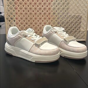 Dream Pairs Beige and White Sneakers